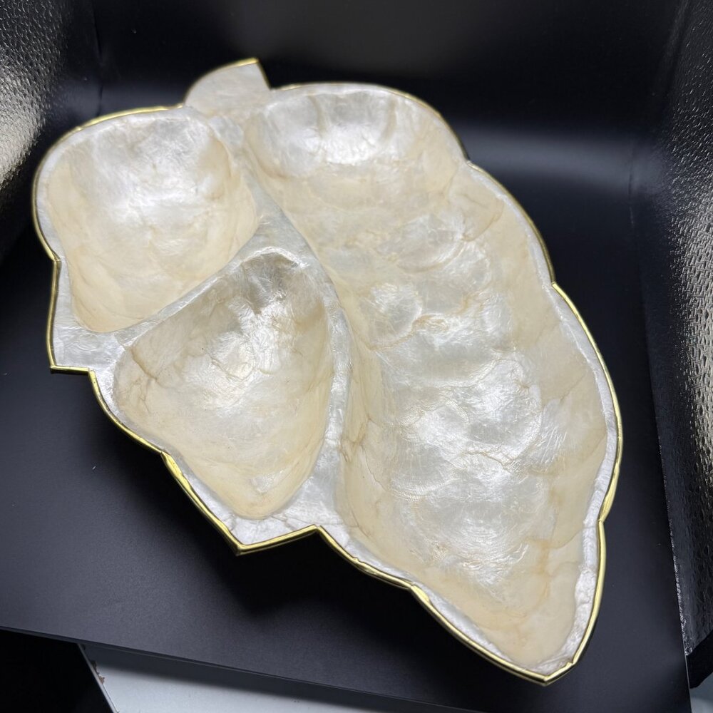 Gold-Trimmed Capiz Leaf Shaped Divided Serving Dish 30x20x4cm - Picture 1 of 5